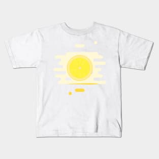 Lemon in a splash of juice Kids T-Shirt